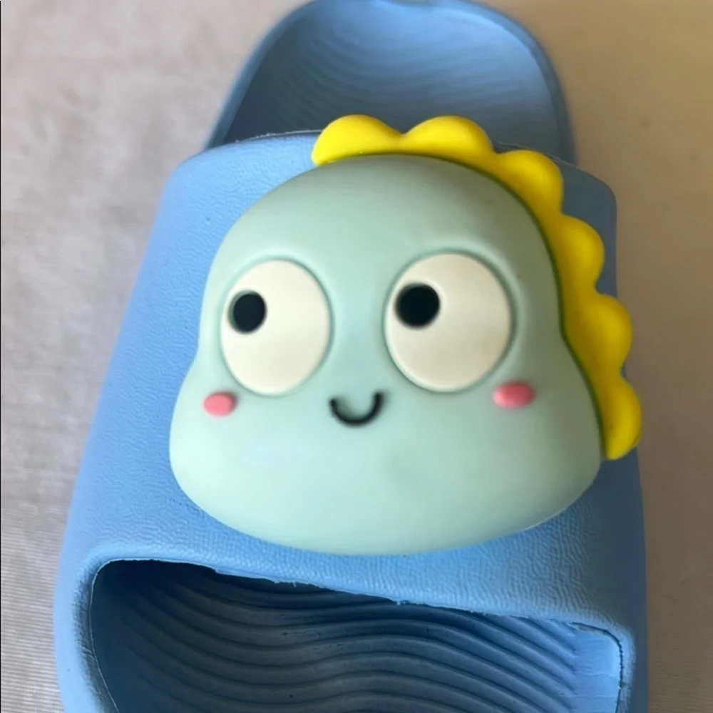 Source Unknown Blue and Yellow Sandals with Dinosaur Design #201